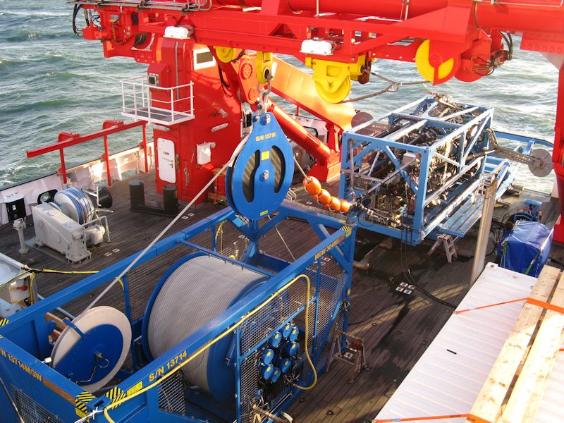 Deck arrangement of LARS and winch on RV SONNE