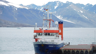 The Research Vessel HEINCKE at the pier at Ny-Ålesund.