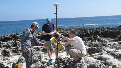 Fieldwork for Alessio Rovere and team members. Photo: MARUM - Center for Marine Environmental Sciences, University of Bremen