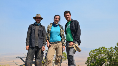 Das Team der Geowissenschaftlichen Sammung bei der Expedition 2017 (von links): Martin Krogmann, Eva Bischof und Jens Lehmann. Jetzt ist die Gruppe aus Bremen zu viert - David Kuhlmann verstärkt das Team. Foto: Universität Bremen