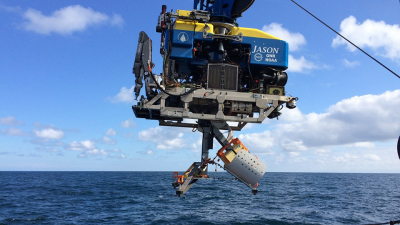 The sonar developed at MARUM is transported to the ocean floor with ROV Jason. Photo: MARUM - Center for Marine Environmental Sciences, University of Bremen; Y. Marcon