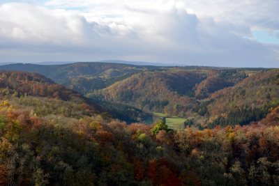 Niedersachen weist vielfältige Landschaften auf: im Osten des Landes der höchste Gipfel im Harz,der Wurmberg (971,2 m ü.NHN), 