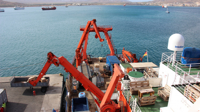 The research vessel METEOR is being loaded in the port of Mindelo for the expedition to the eddies. Photo: Arne Körtzinger/GEOMAR