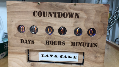 Countdown-Uhr im Labor, Sonntag ist Lava-Cake Tag in der Messe!