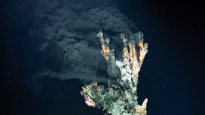 Florence Schubotz of MARUM talks about Black Smokers in the deep sea. Photo: MARUM - Center for Marine Environmental Sciences, University of Bremen
