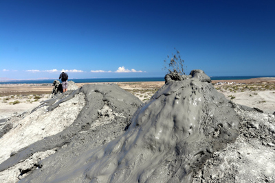 Active gryphon at Dashgil mud volcano. ((c) Betr Broz)