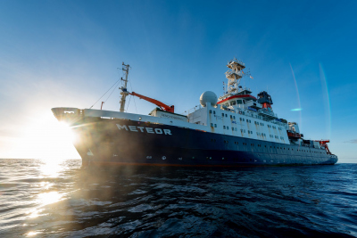 The research vessel METEOR. Photo: MARUM – Center for Marine Environmental Sciences, University of Bremen; V. Diekamp
