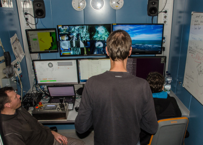 From the control station on deck, the drilling operations and also the deployment of the temperature lance are controlled and monitored.  Photo: MARUM - Center for Marine Environmental Sciences, University of Bremen; P. Wintersteller