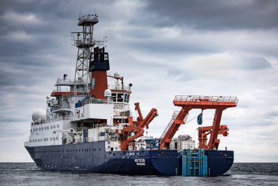 Research vessel METEOR.  Photo: MARUM - Center for Marine Environmental Sciences, University of Bremen; M. Beims
