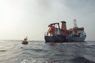 R.V. Maria Sybilla Merian pulling a dust buoy to it's anchor point