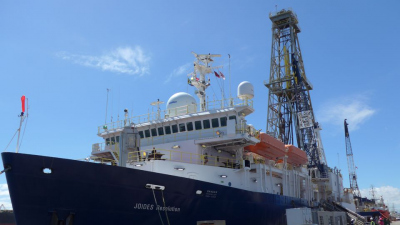 The JOIDES RESOLUTION in the harbor of Cape Town. Photo: MARUM - Center for Marine Environmental Sciences, University of Bremen; T. Westerhold