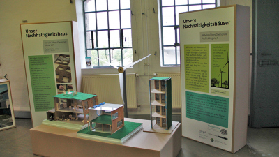 Ausstellung im Hafenmuseum Speicher XI: Schüler:innen stellen Ideen zu nachhaltigem Wohnen vor. Foto: MARUM/ Sophia Landzettel 
