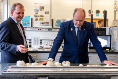 Michal Kucera talks to Prince Albert II about biodiversity and research on the ocean floor. 