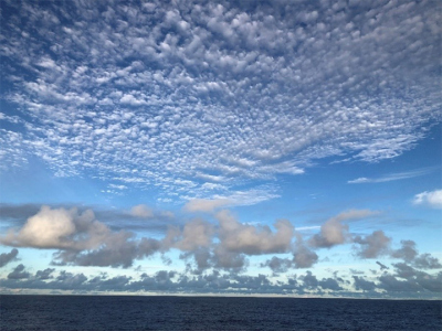 Sky in the late afternoon with among others Cirrocumulus cloud play. Photo: MARUM/ U. Röhl
