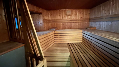 Eine großräumige Sauna. Durch ein Bullauge ist sogar ein Blick aufs Meer möglich. Foto: MARUM