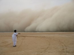 Sand- und Staub­sturm in der Sa­hel­zo­ne. Foto: J. Ley­rer, NIOZ