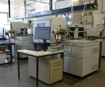 Massenspektrometer mit Karbonatanlage